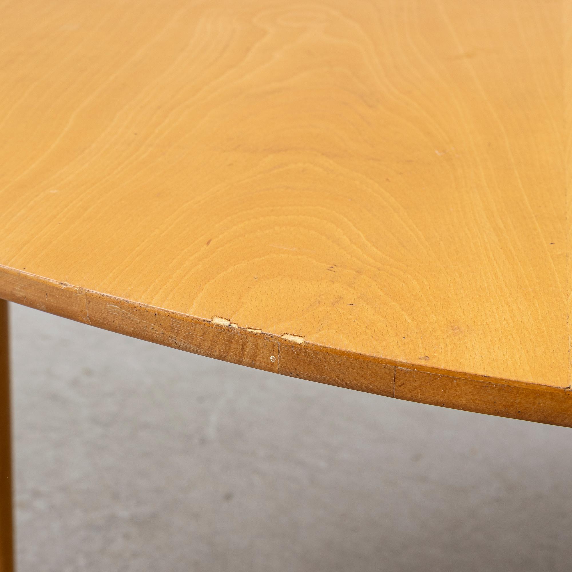 Bruno Mathsson, a dining table, presumably Bruno Mathsson International, Värnamo, Sweden, end of the 20th century.