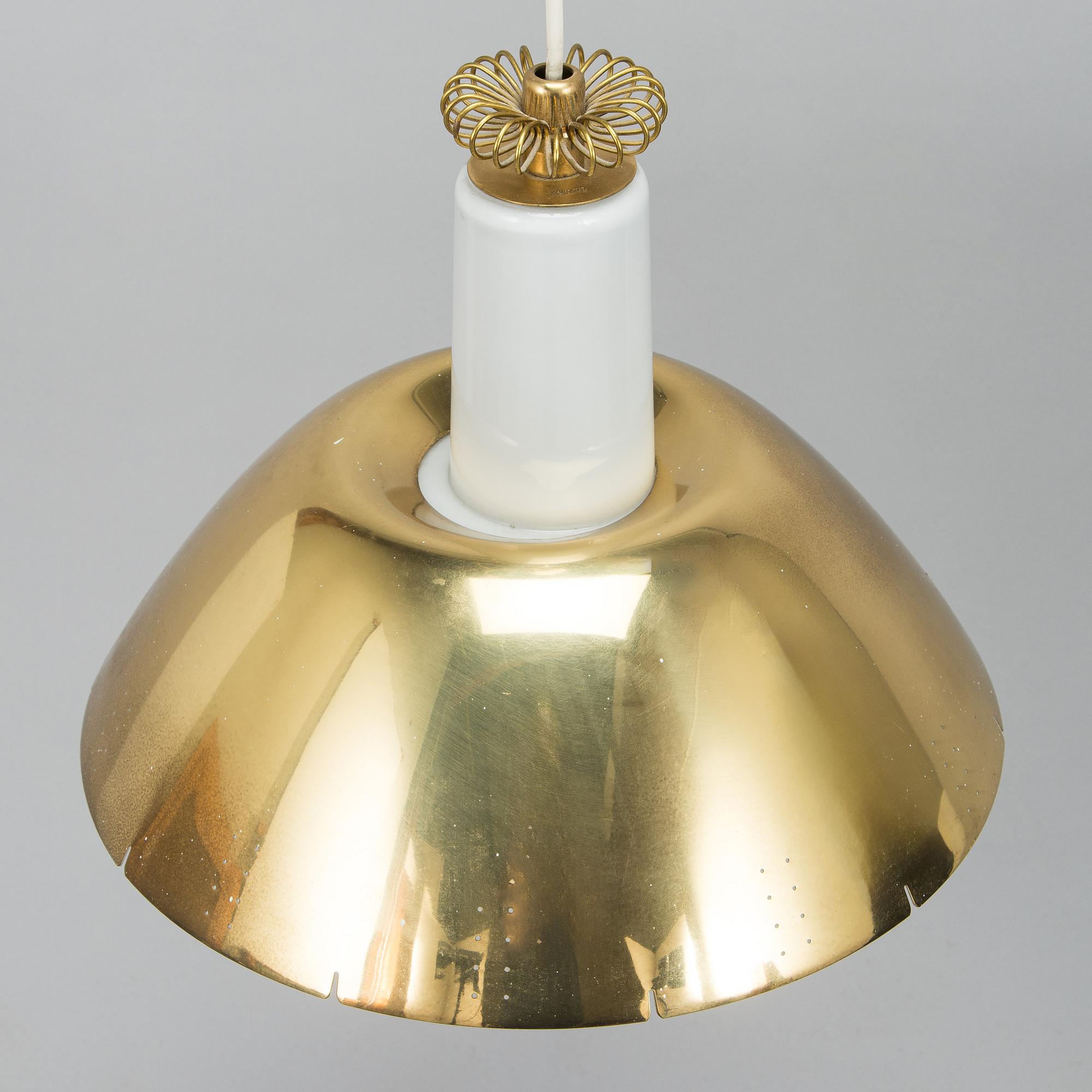 Paavo Tynell, a mid-20th century 'K2-20' pendant light for Idman.
