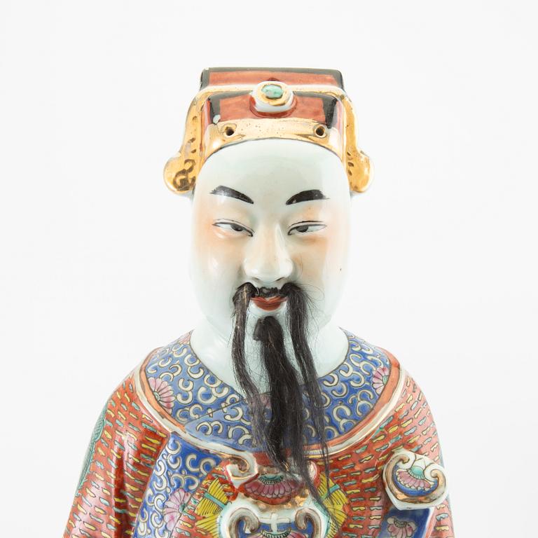 A Chinese porcelain figure, 20th century.