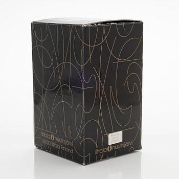 Oiva Toikka, A glass bird, 'Millen'. Signed O. Toikka Nuutajärvi 2000.