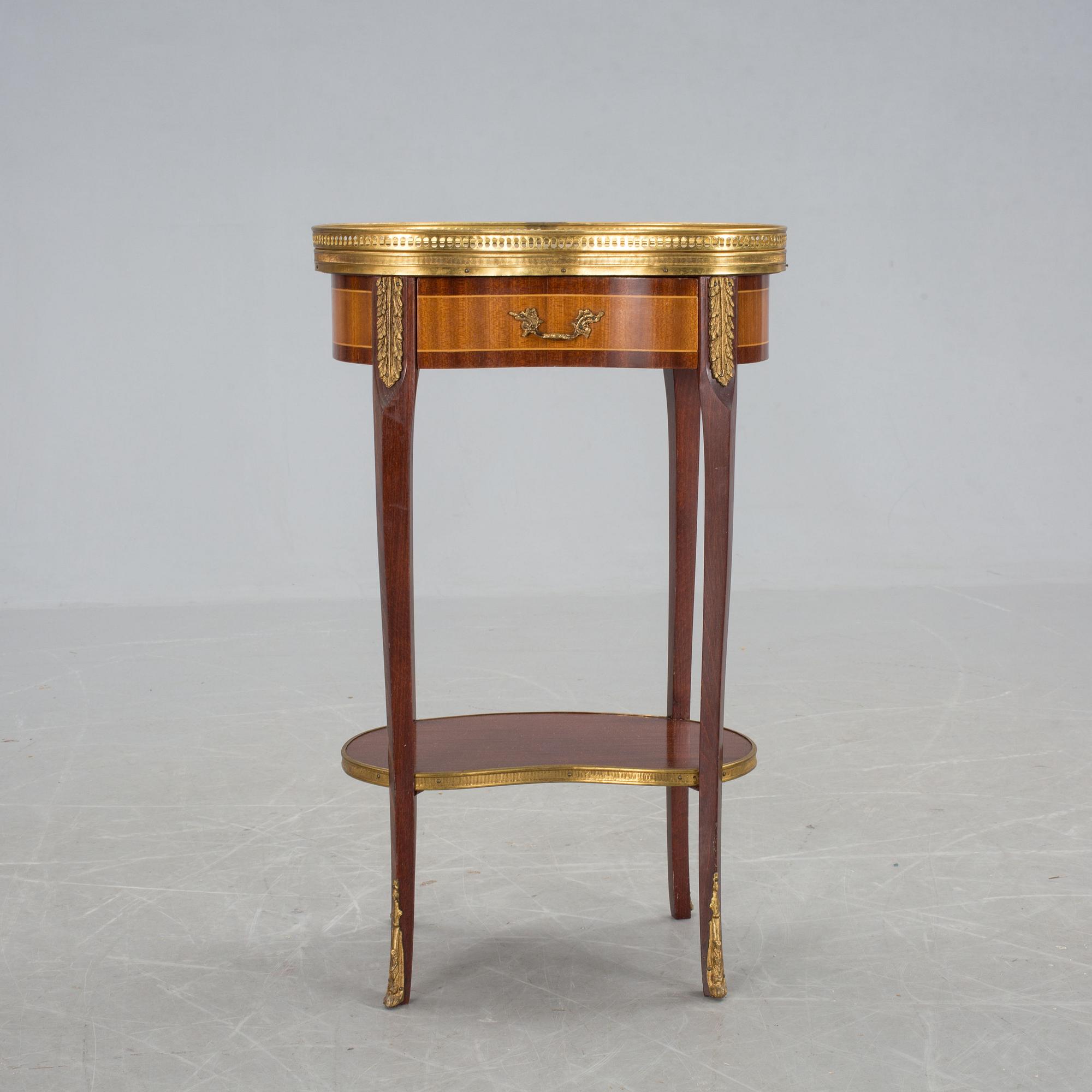 BORD, Louis XVI-stil, 1900-tal.