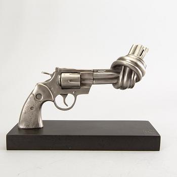 Carl-Fredrik Reuterswärd/ The Non-Violence Project Foundation, a signed and numbered sculpture 55/150 in humanium metal.