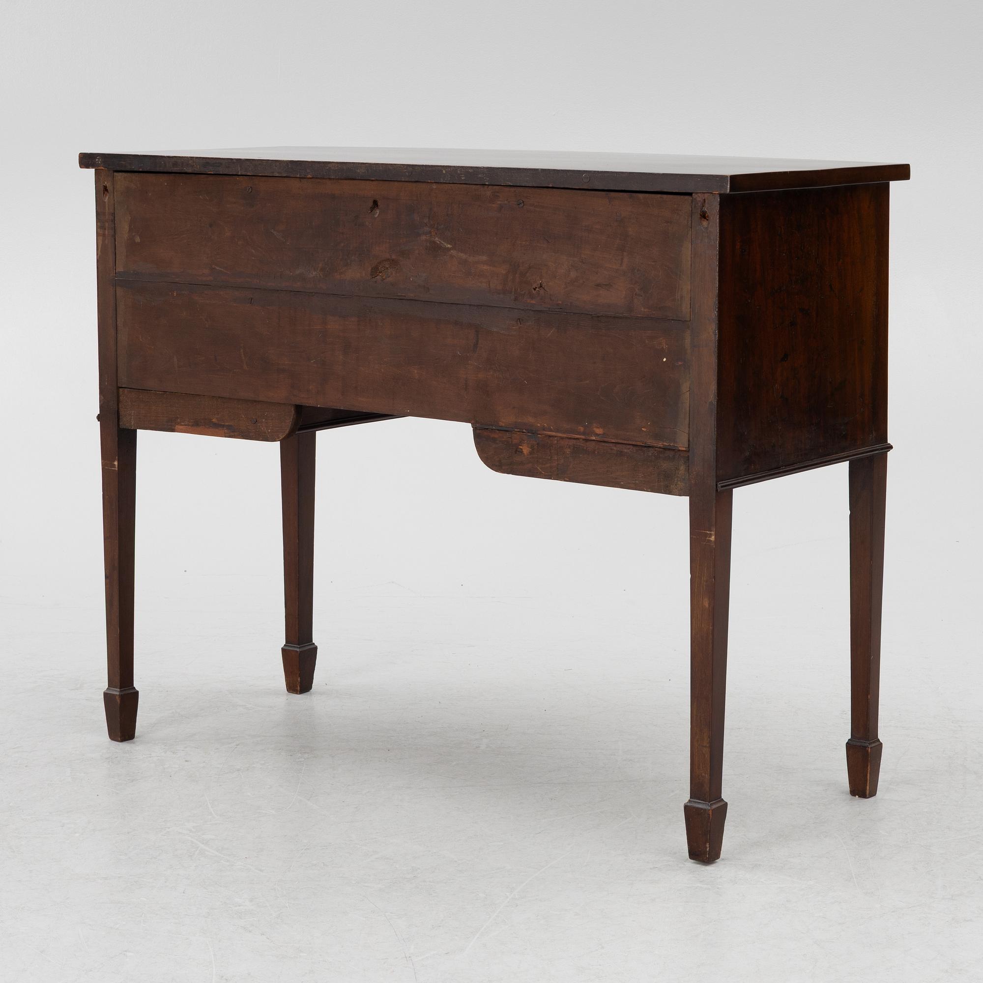 Sideboard, England, Sheraton style, early 20th century.