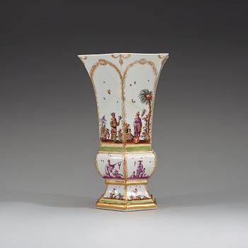 A Meissen Augustus Rex Chinoiserie vase, 1720's.