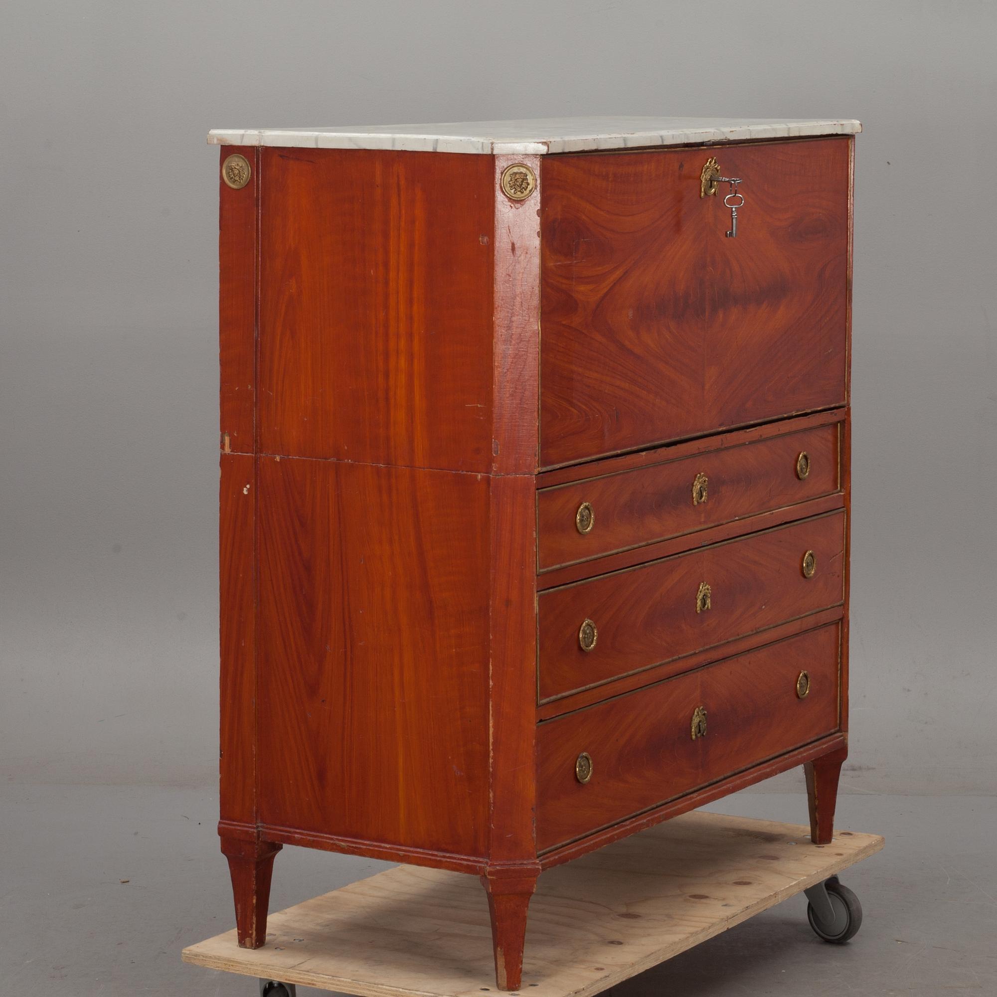 CHIFFONJÉ, sengustaviansk stil, 1800-tal.