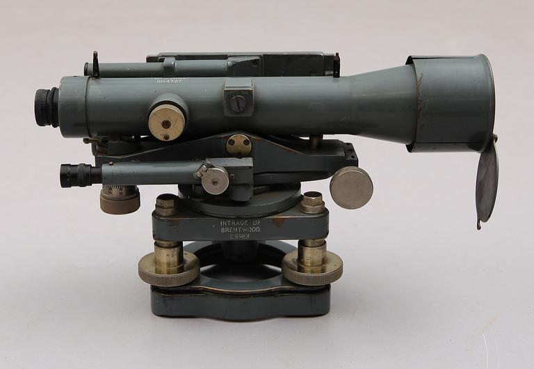 MÄTINSTRUMENT, 2 st, England, 1900-talets första hälft.