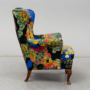 A mid 20th century easy chair.