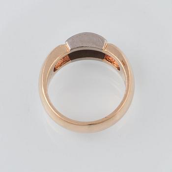 RING, 18K guld med briljantslipade dimanter 0.20 ct, utländska stämplar. Vikt 4,3 gram.