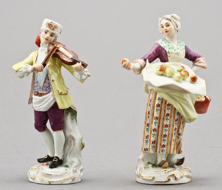 FIGURINER, ett par, porslin, Meissen, omkring 1900.