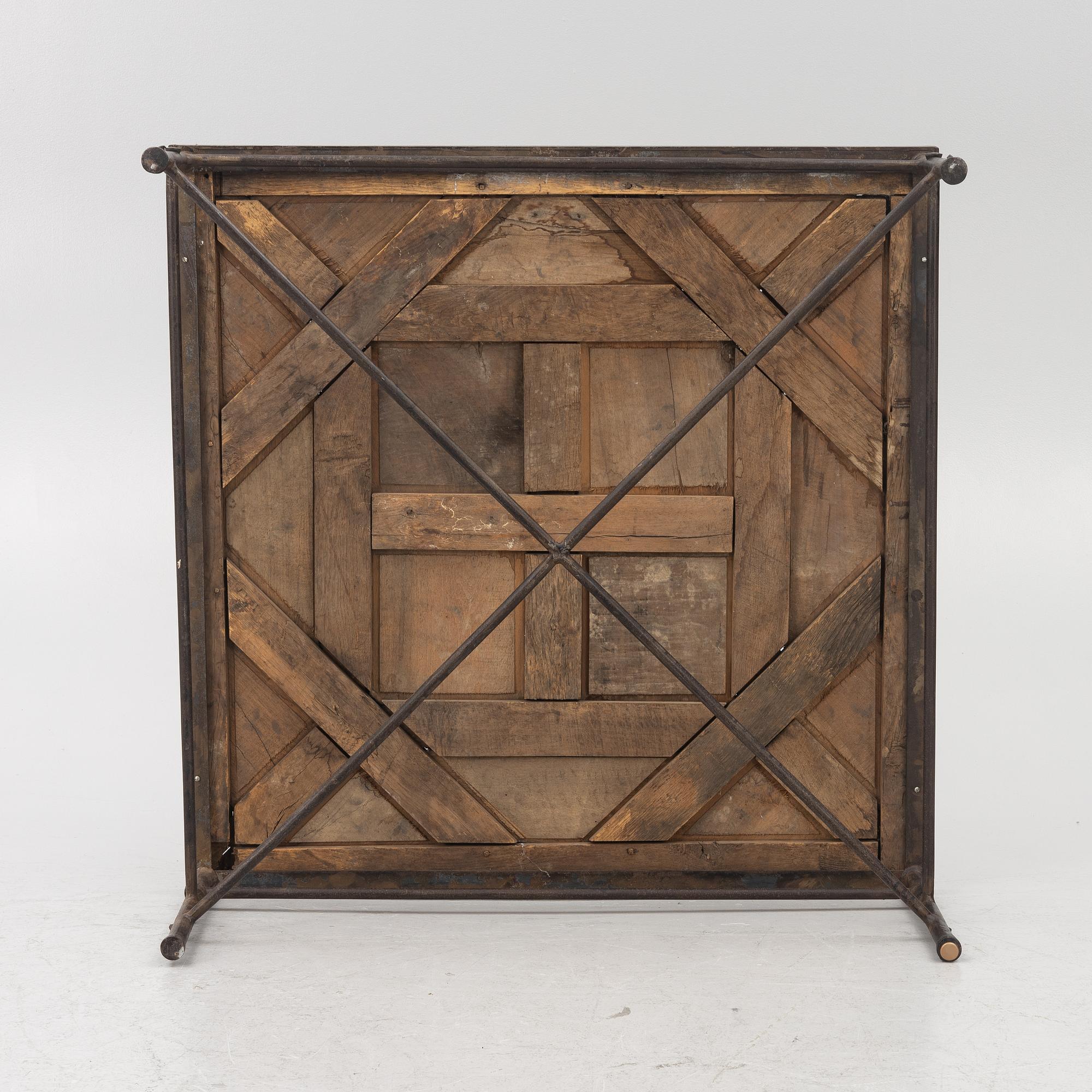 A coffee table, 21st century.