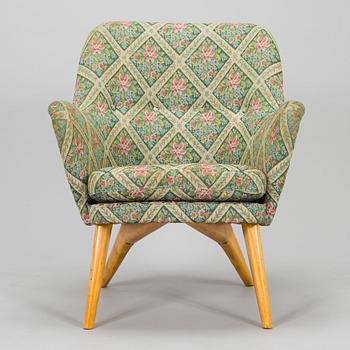 Carl Gustaf Hiort af Ornäs, a mid-20th century 'Pedro' armchair for Hiort Tuote Puunveisto Oy - Träsnideri Ab.