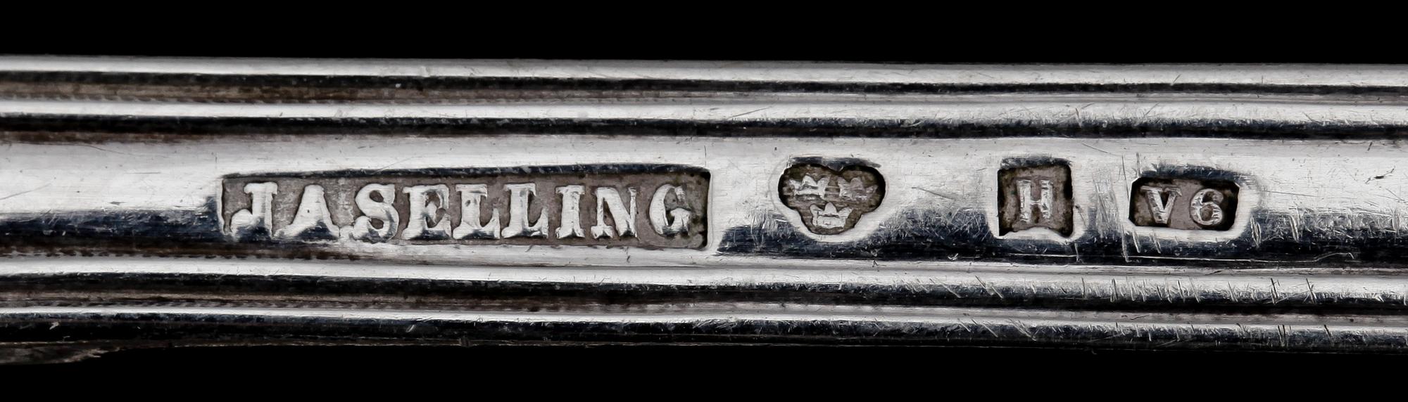 PARTI BESTICK, 15 delar, silver, bl a Pehr Zethelius, främst Sverige 1700-1800-tal. Totalvikt c:a 920 gram.