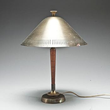 BORDSLAMPA, 1900-talets första hälft.