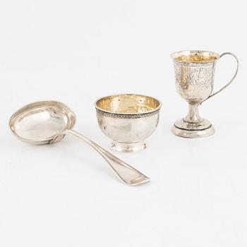 A silver ladle, thumbler, vodka cup, including pieces by Arvid Floberg, 17th/18th century.