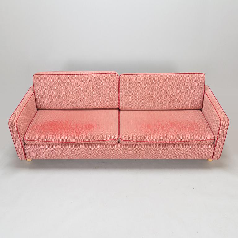 Vuodesohva, malli 550, Artek, 2000-luku. Malli muotoiltu v. 1994.