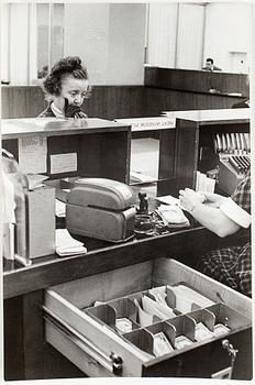 HENRI CARTIER-BRESSON, gelatin silver print stamped by the photographer and by Magnum Photos Incorporated on verso.