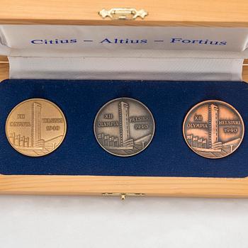 Commemorative medals in a box, 3 pcs, Olympic Games Helsinki 1940, Hopeatehdas Oy.