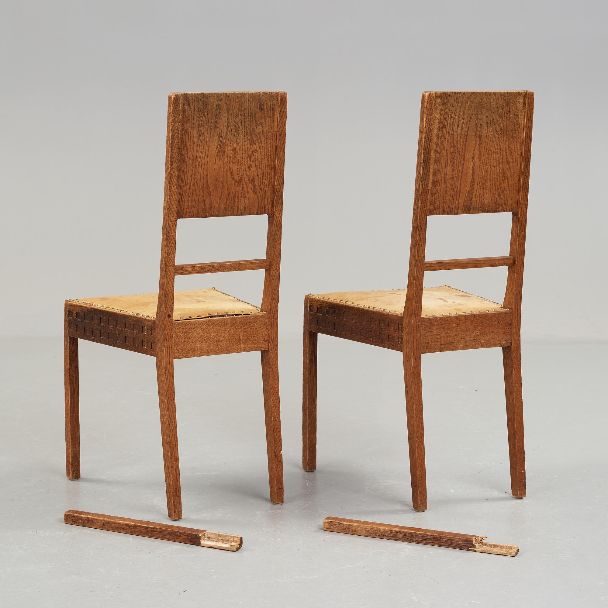 A Art Nouveau oak set with dining table, seven chairs and a side table, Finland, early 1900's.