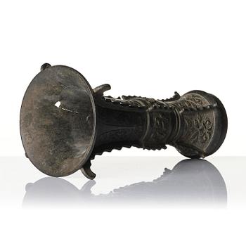 An archaistic bronze vase, Gu, late Ming dynasty/early Qing dynasty.