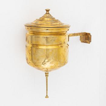 A brass sink, 19th century.