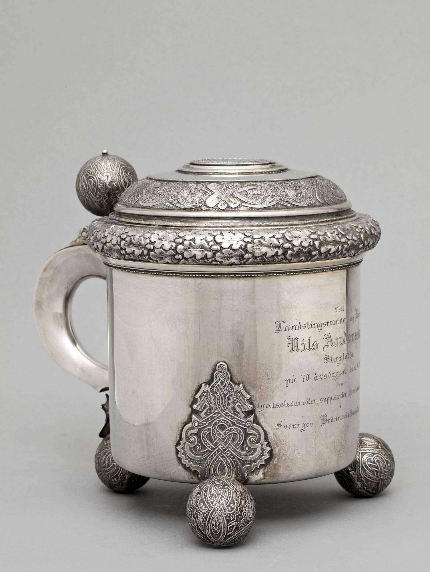 DRYCKESKANNA, silver, barockstil. Erlandsson AB, Kristianstad, 1919. Vikt 1160 g.