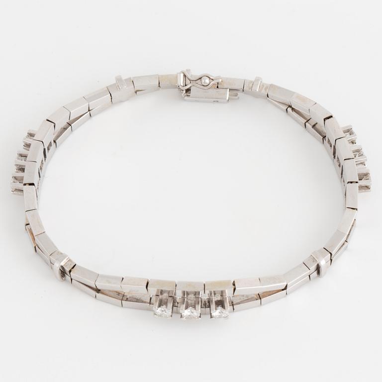 Armband 18K vitguld med runda briljantslipade diamanter.