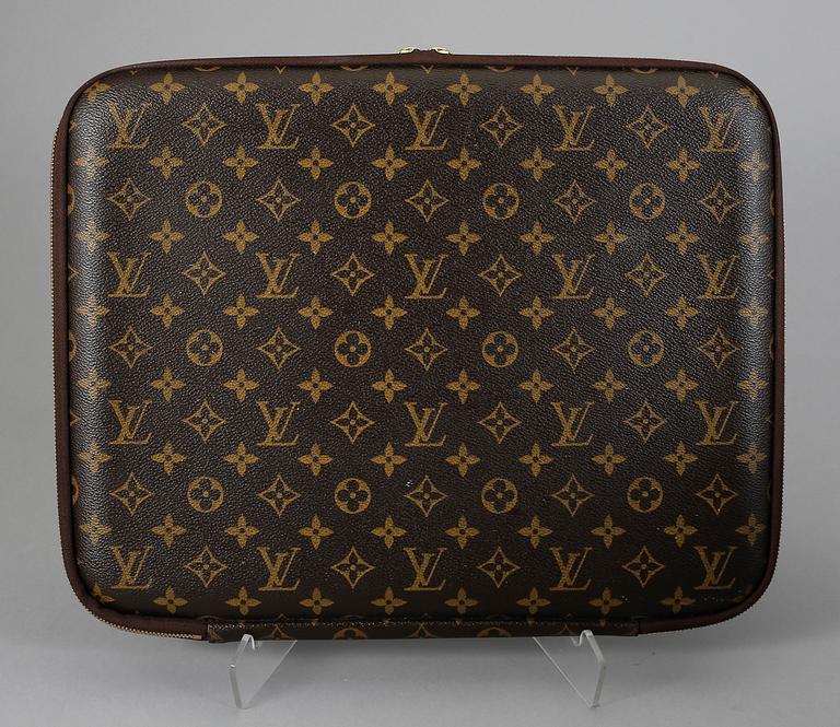 PORTFÖLJ/FODRAL för LAPTOP/DATOR, Louis Vuitton.