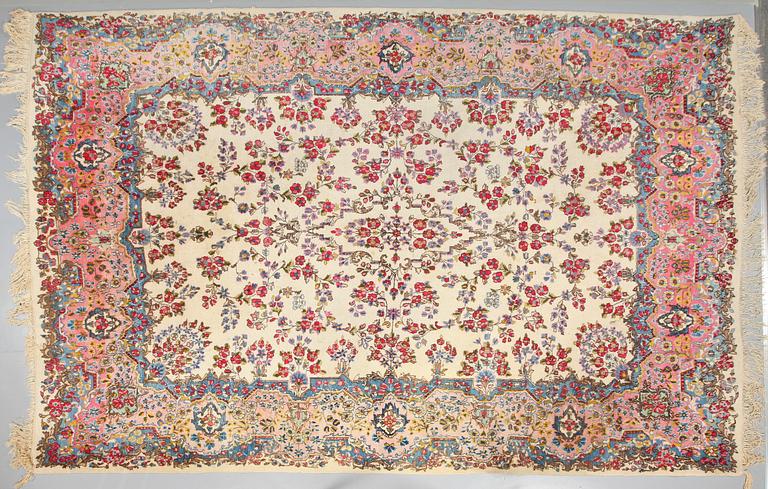 MATTA, Kirman, old/semiantik, 382 x 270 cm.