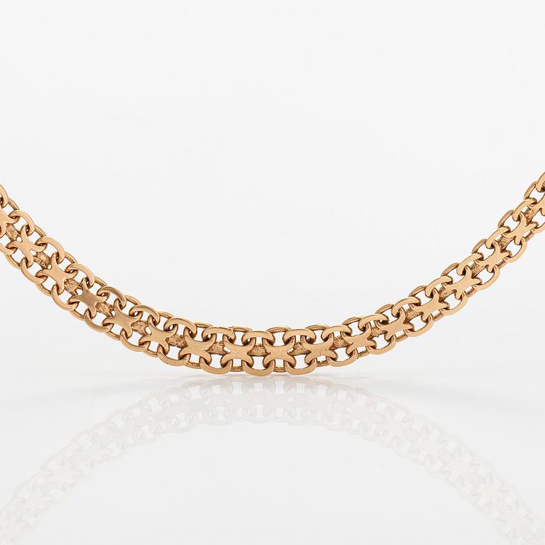 An 18K gold necklace. Swedish hallmarks.