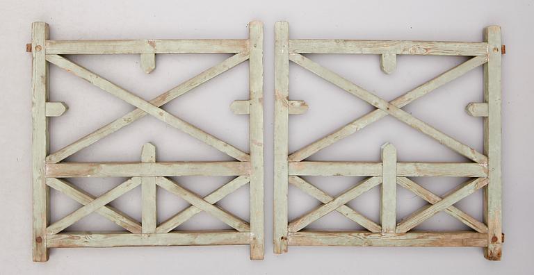 TRÄDGÅRDSGRINDAR, 1 par, 1900-talets första hälft.