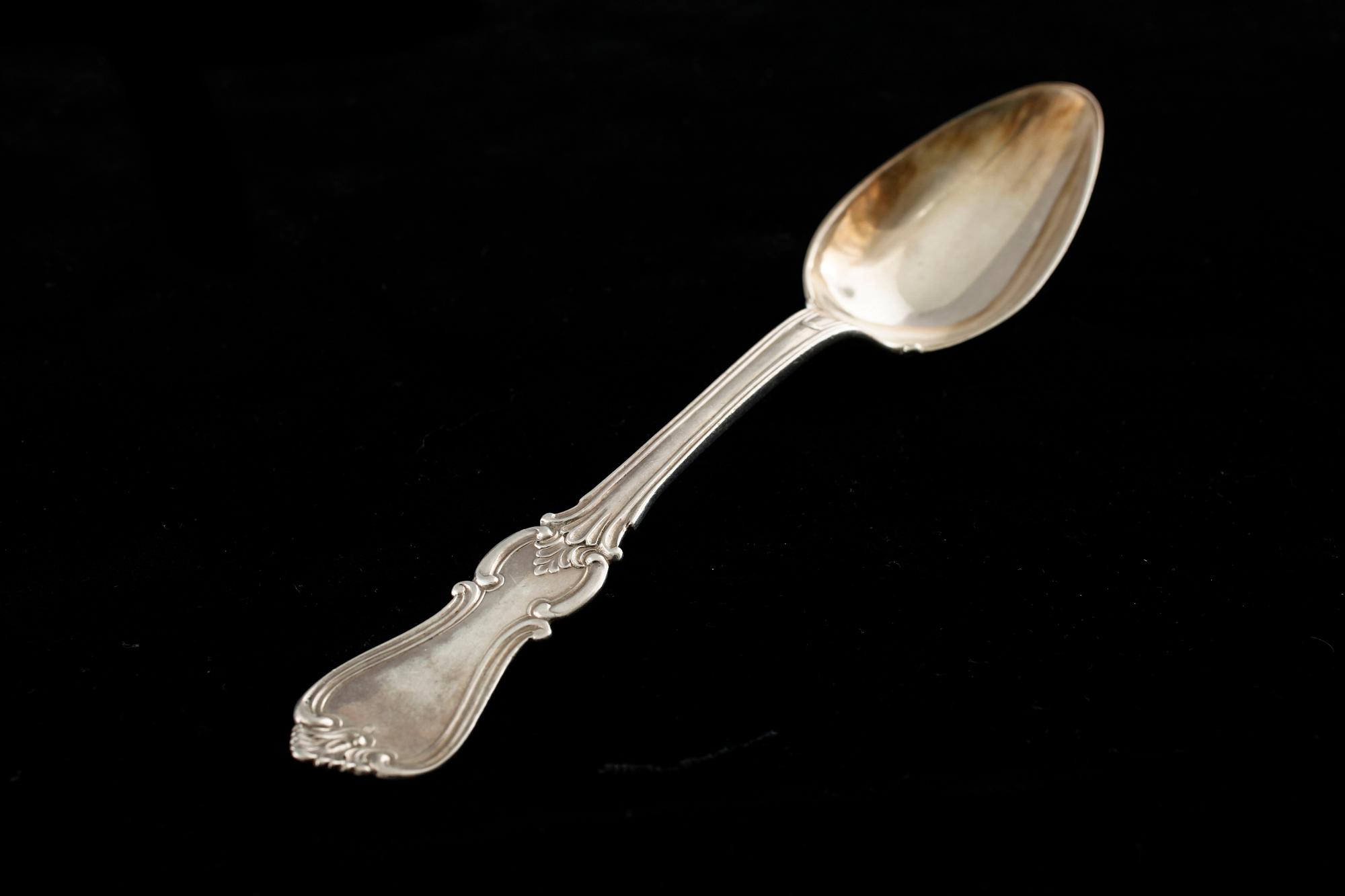 15 pieces of swedish 19th century silver cutlery. Weight 890 gram.