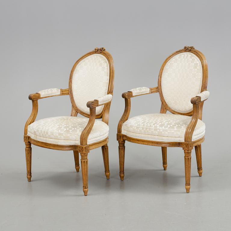 KARMSTOLAR, ett par, Louis XVI, 1700-tal.