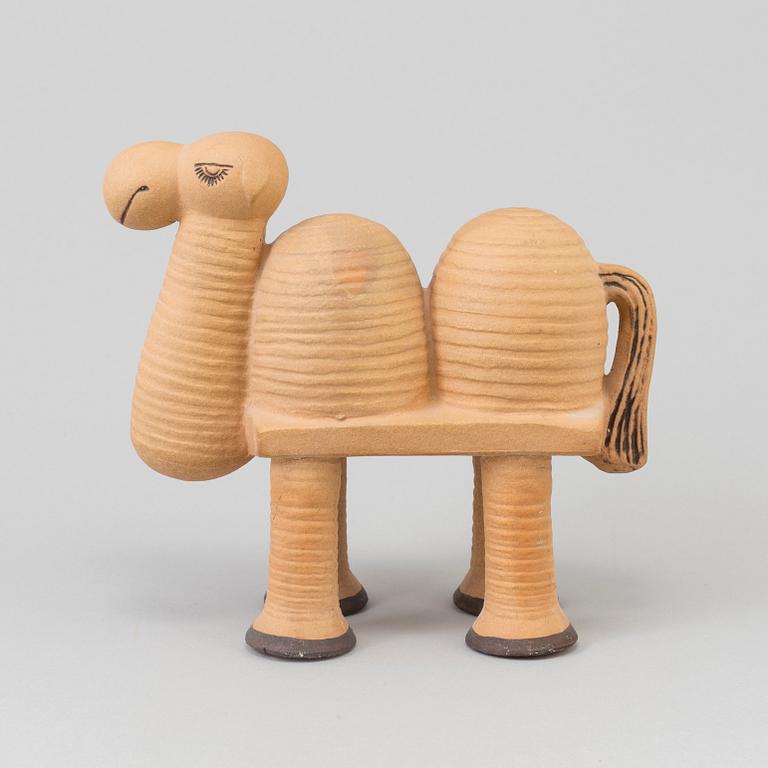 LISA LARSON,  figurin, stengods, "Kamel", ur serien "Jura", Gustavsberg. Formgiven 1971.