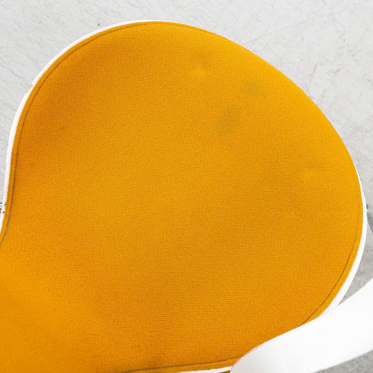 Arne Jacobsen, karmstolar, 4 st, "Sjuan", Fritz Hansen, Danmark, daterade 2001.