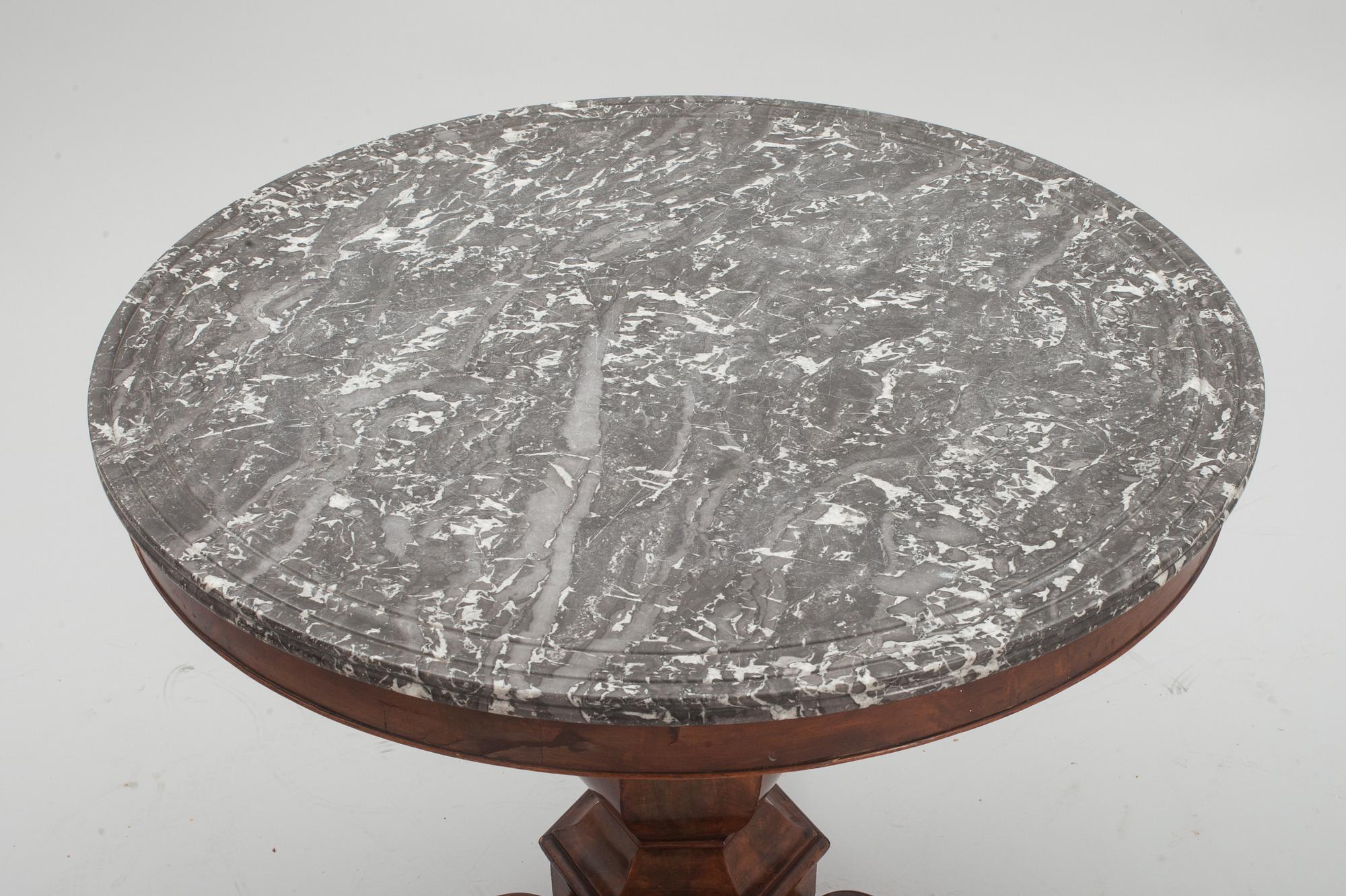 BORD, senempire, trol. Baltikum. 1800-talets mitt.