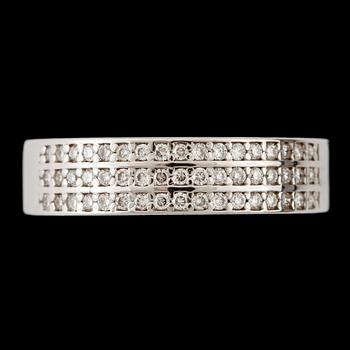 RING, 14k vitguld med briljantslipade diamanter tot ca0,35ct. 2000-tal. Vikt ca4,4g.