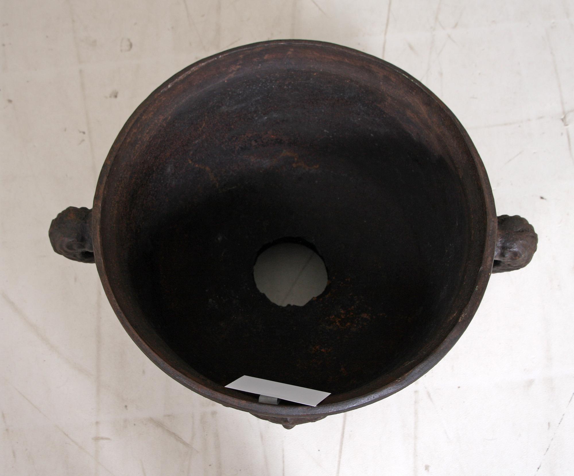 TRÄDGÅRDSURNA, gjutjärn, 1900-tal.