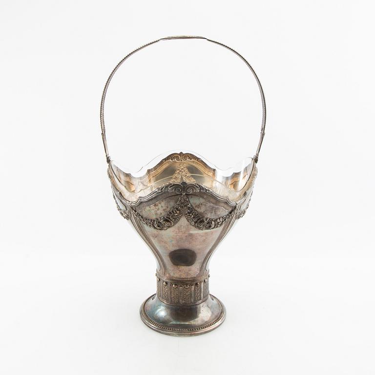 Skål med hänkel Jugend 1900-alets början nysilver.