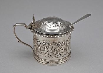 SENAPSBÄGARE, silver, John & Henry Lias England 1841-1842. Total silvervikt 124 g.