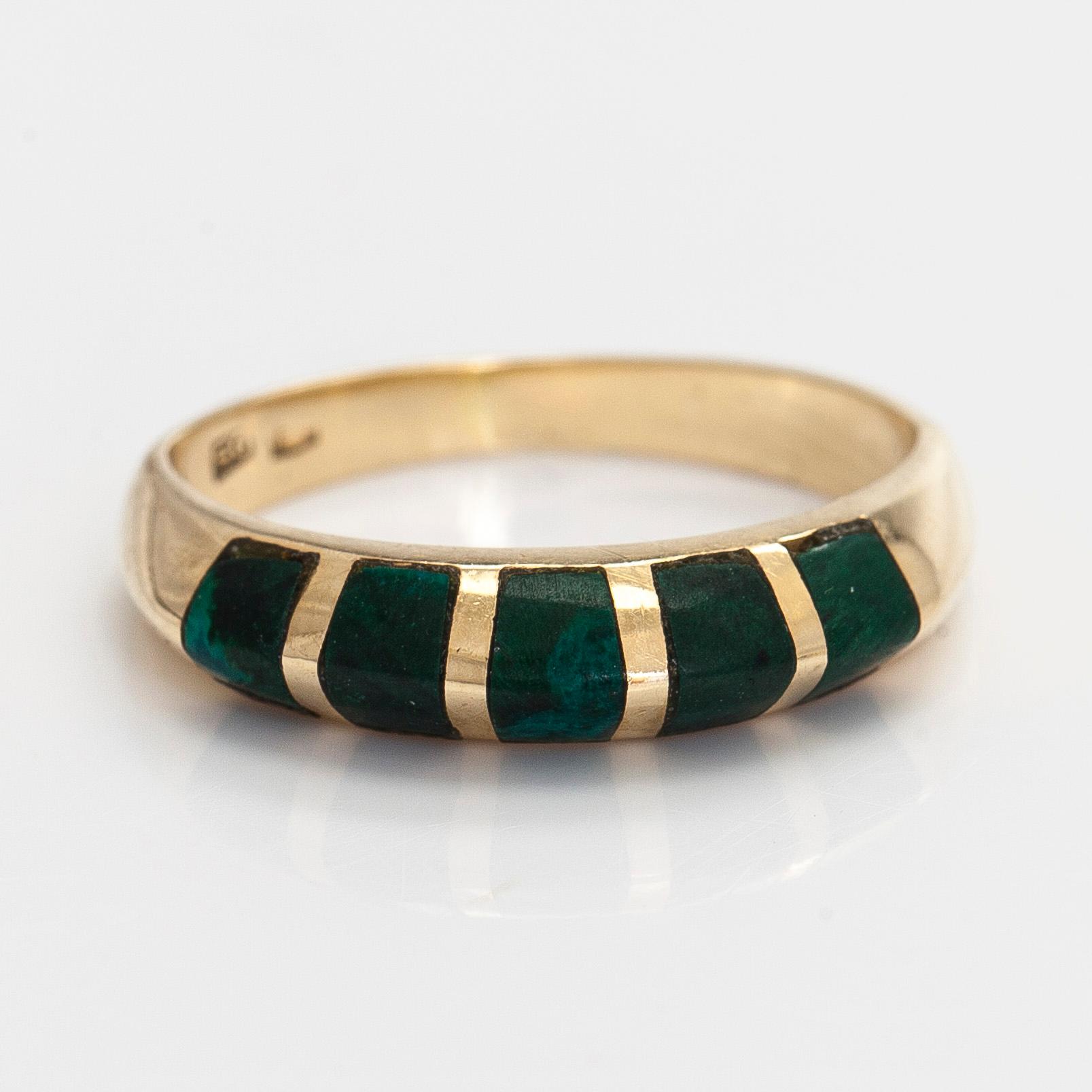Smyckesset, 3 delar, collier, ring och örhängen, 14K guld och malakit.