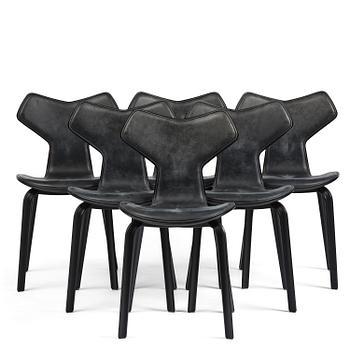 32. Arne Jacobsen, stolar, sex stycken, "Grand Prix" (Exclusive Edition Black), Fritz Hansen, 2021.