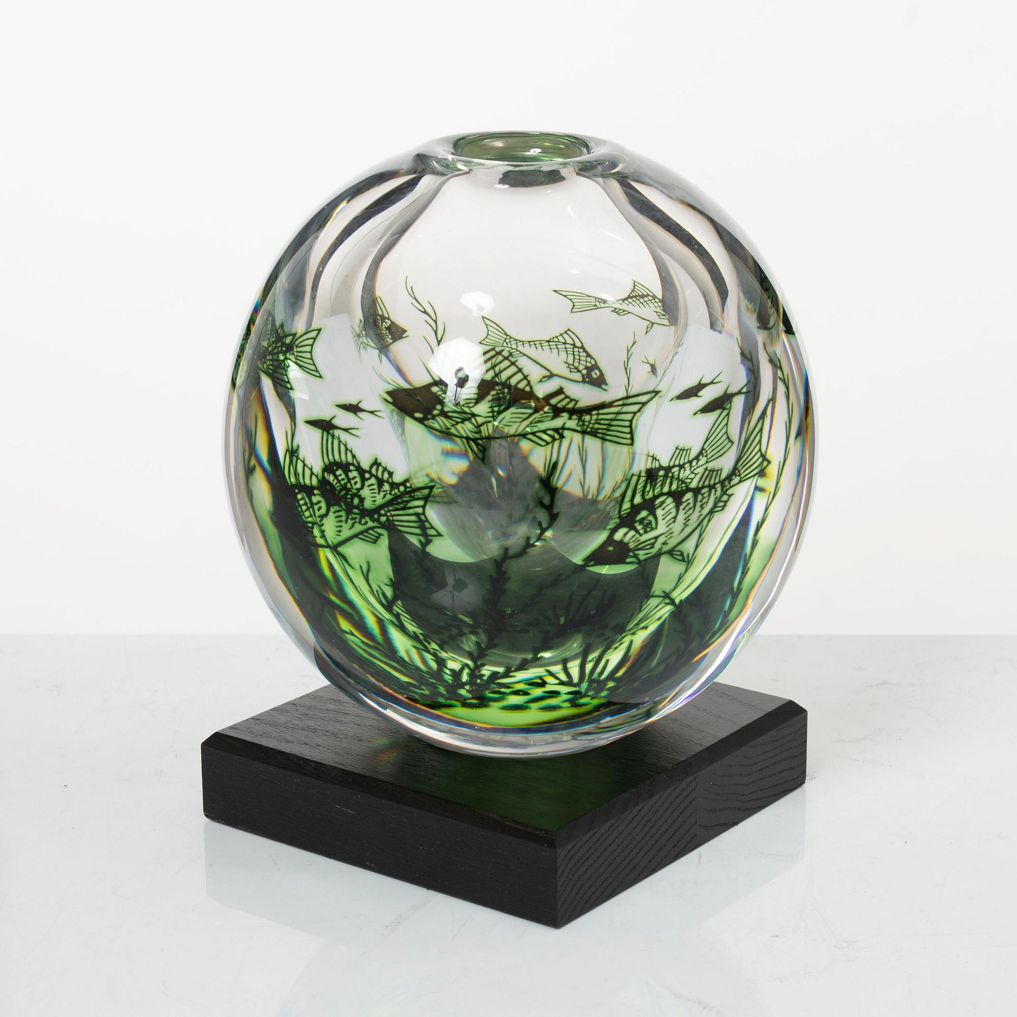 Edward Hald, vase, "Fish Grail", Orrefors, signed 1984.