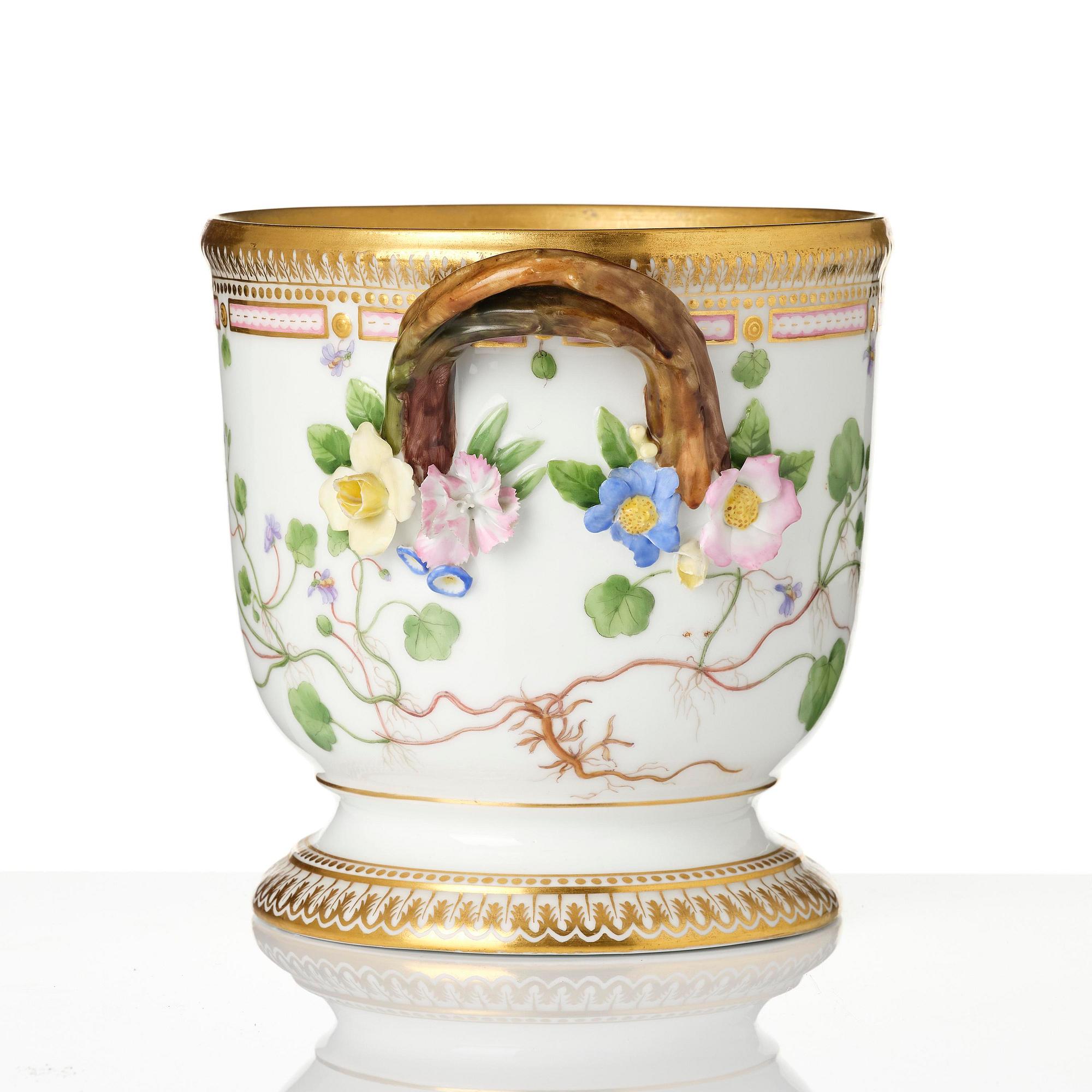 Ytterfoder/Vinkylare, porslin. 'Flora Danica', Royal Copenhagen, Danmark, 1900-tal.