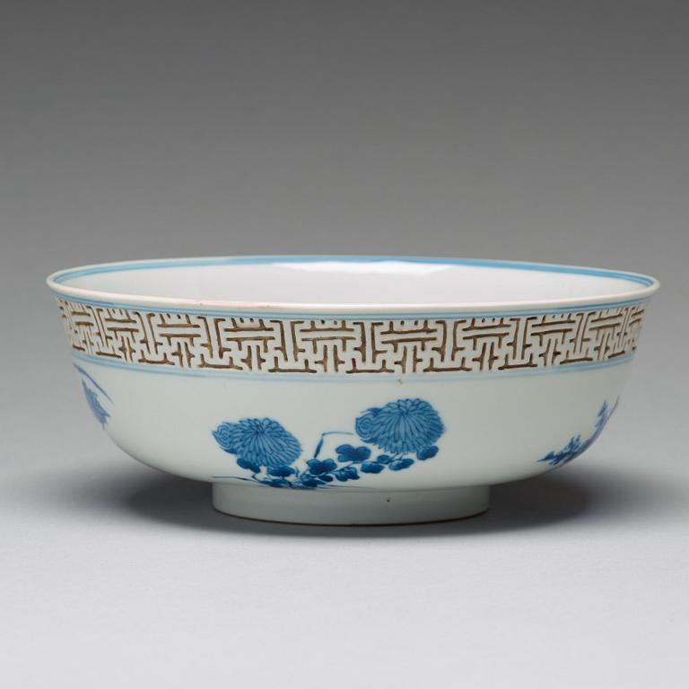 A blue and white bowl, Qing dynasty, Kangxi (1662-1722).