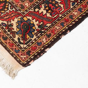 A Chahar Mahal Va Bakhtiari carpet, semi antique, c. 306 x 220 cm.