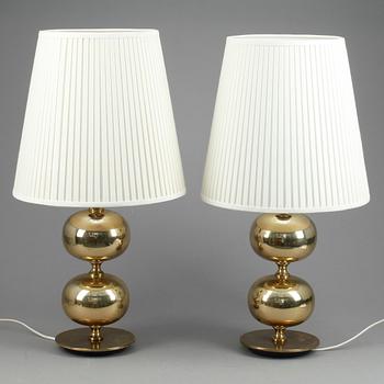 BORDSLAMPOR, ett par, mässing, 1960-tal.