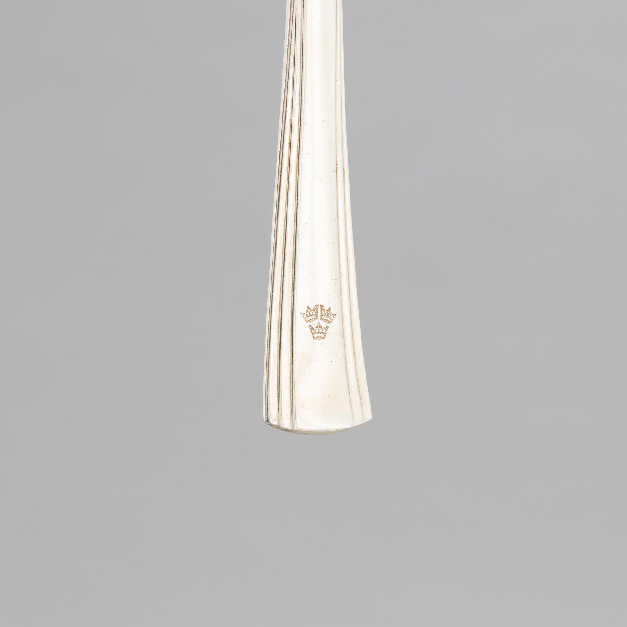 A collection of items from The Swedish America Line.