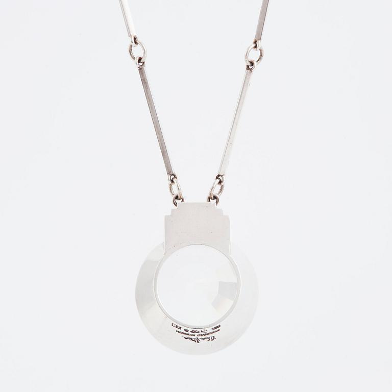 Wiwen Nilsson, hängsmycke sterlingsilver med bergkristall, Lund 1945.