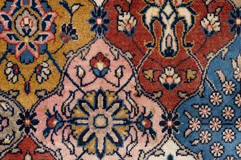 Rug, Sarough, 365 x 245 cm.