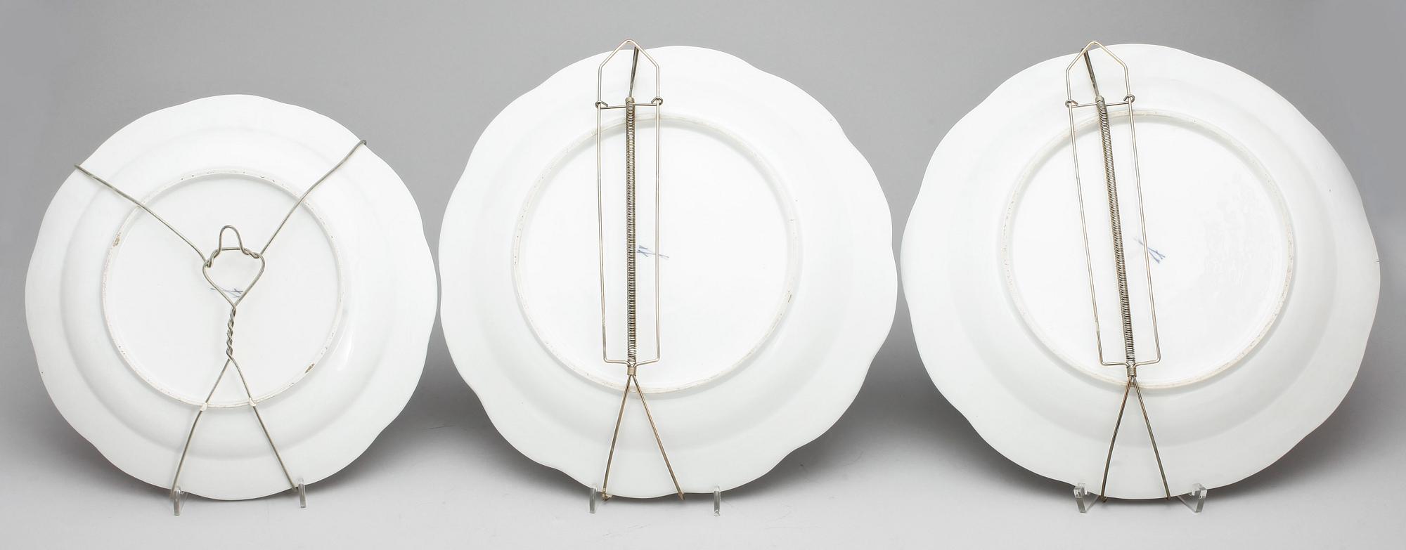 TALLRIKAR/FAT, 3 st, porslin, sannolikt Meissen, 1700-tal.